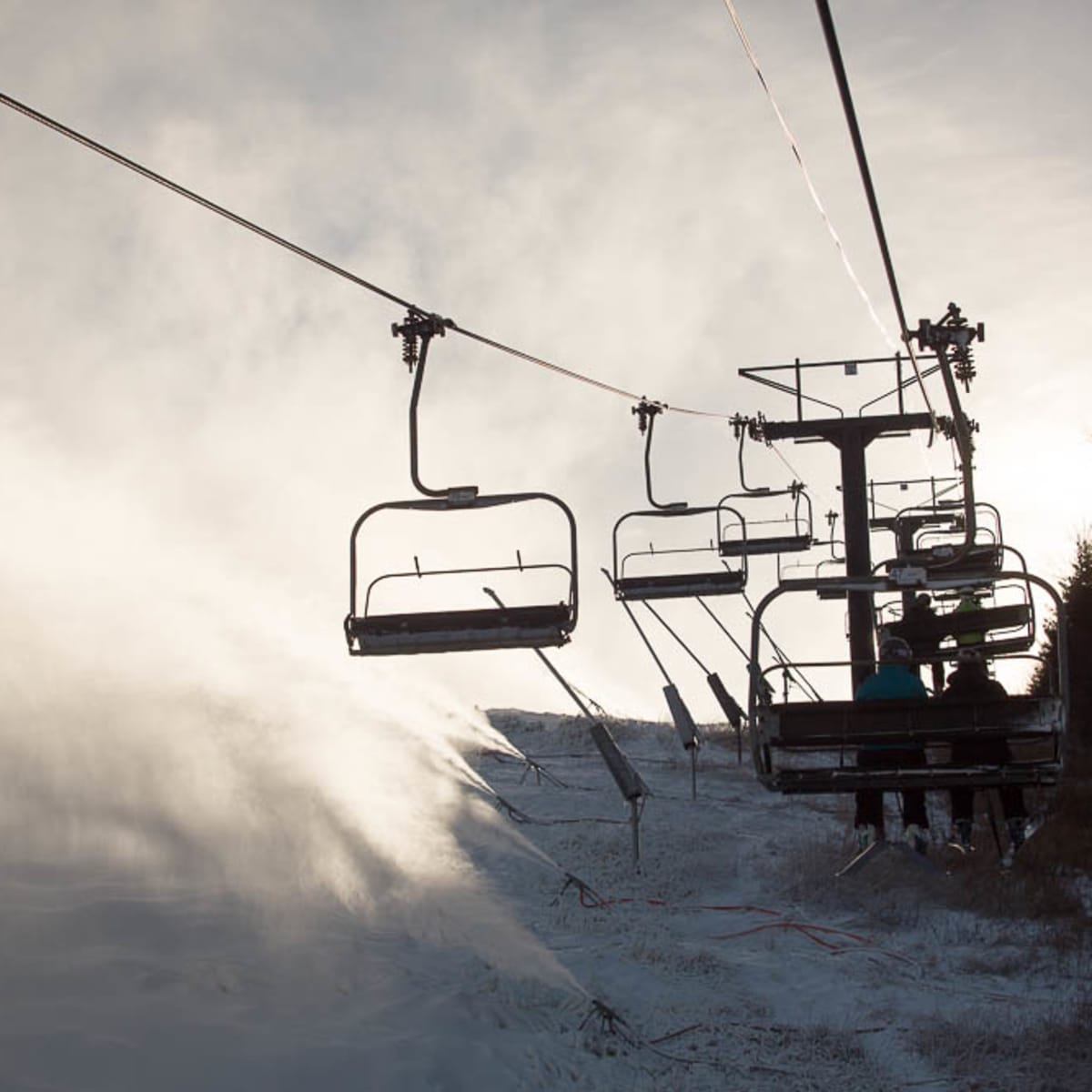 How do ski resorts make fake snow? Is it bad for the environment? - Deseret  News