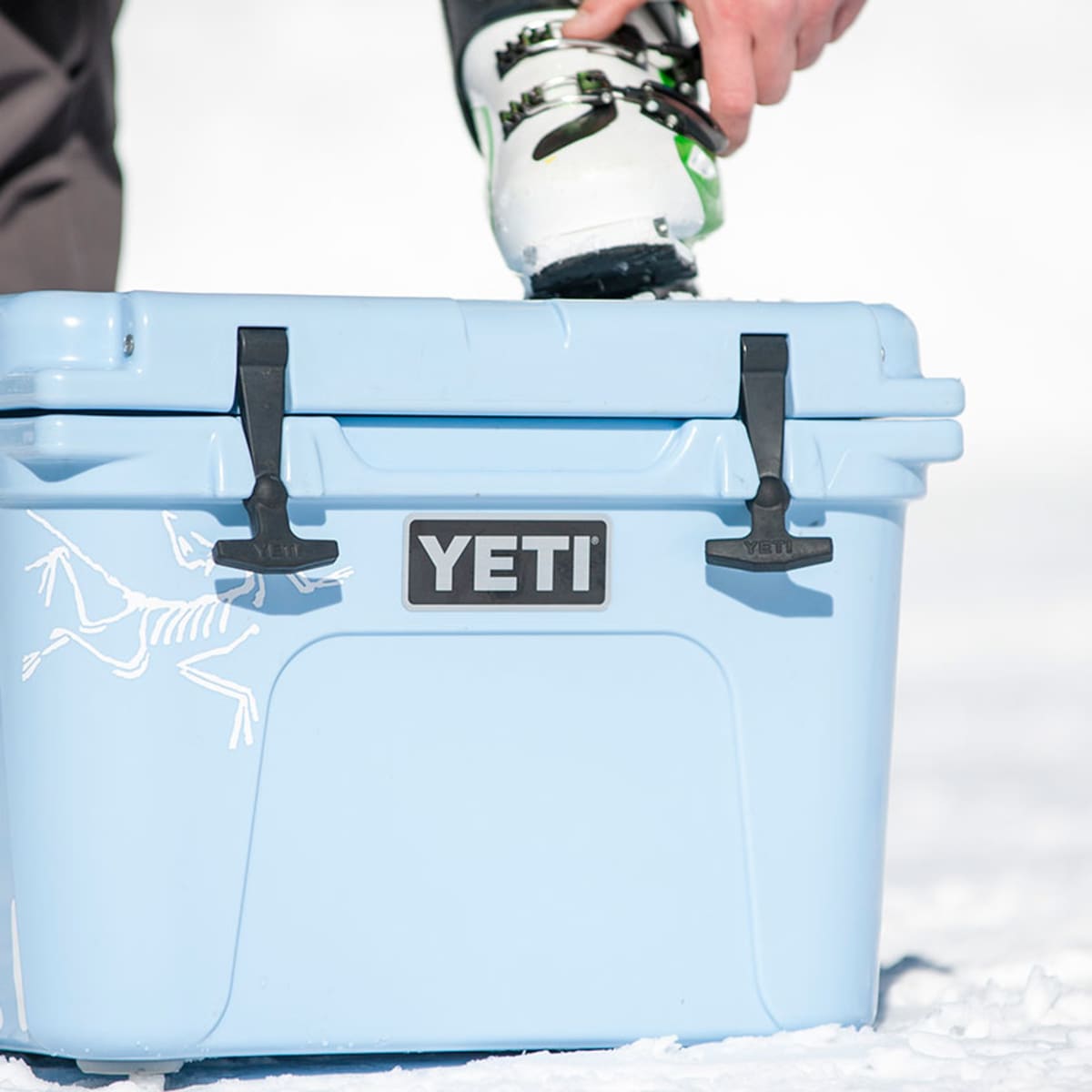 YETI® Roadie® Tan 20 Cooler