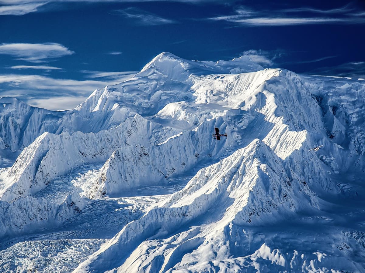 Mind Blowing Perspectives of Huge Alaskan Terrain - Powder