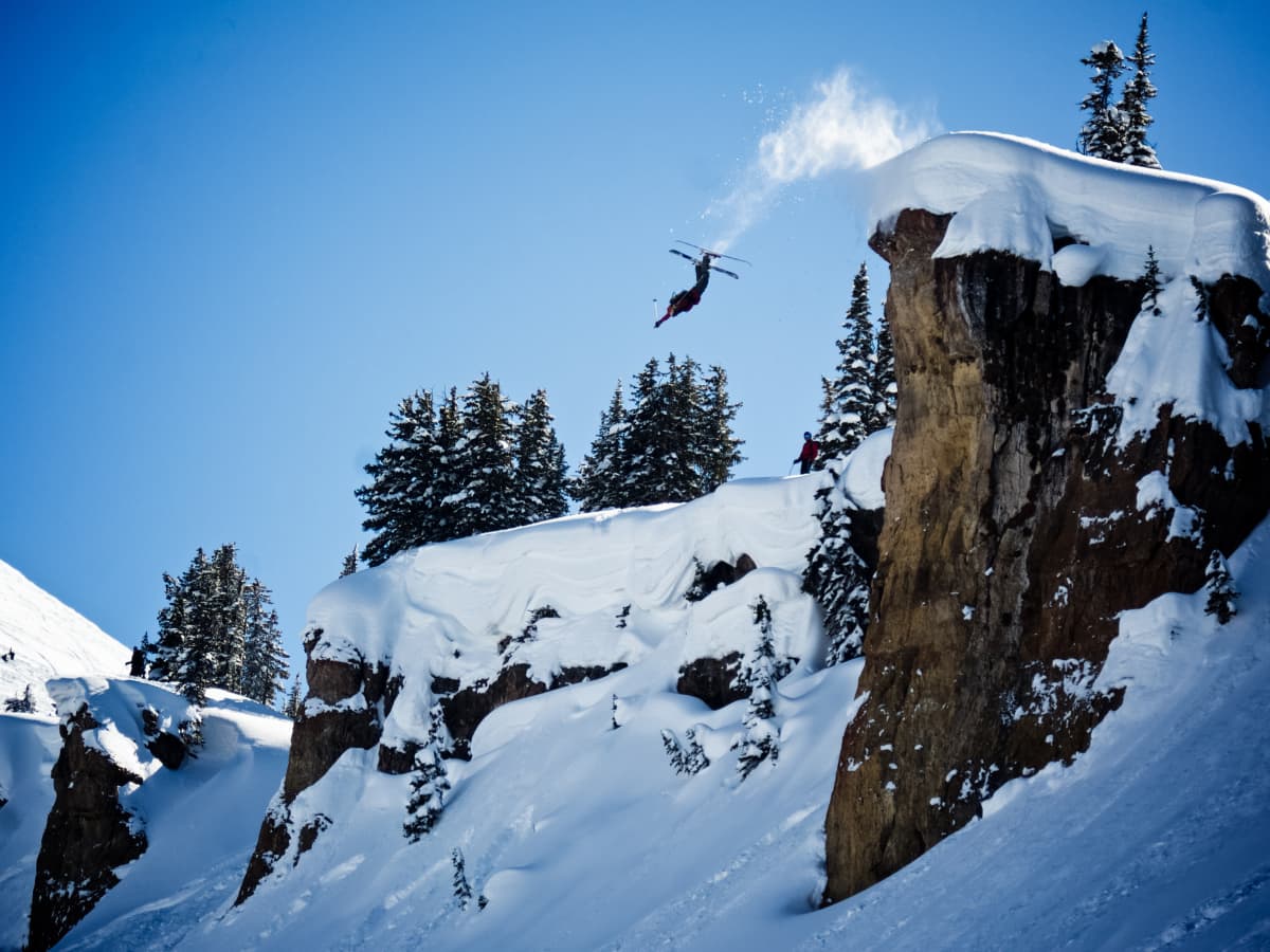 VIDEO: Mono-Skier Sends Massive Front Flip Into Powder - Unofficial Networks