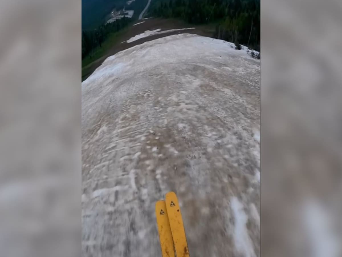 Stubborn East Coast Skier Poaches Last Bit Of Snow At Closed Resort - Powder