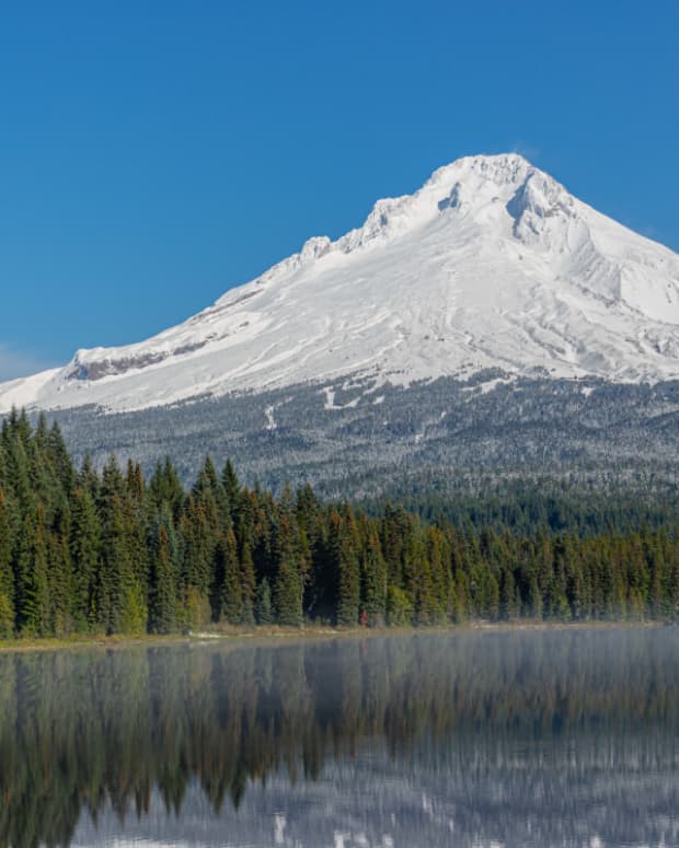 First snowfall dusts California's Mammoth Mountain