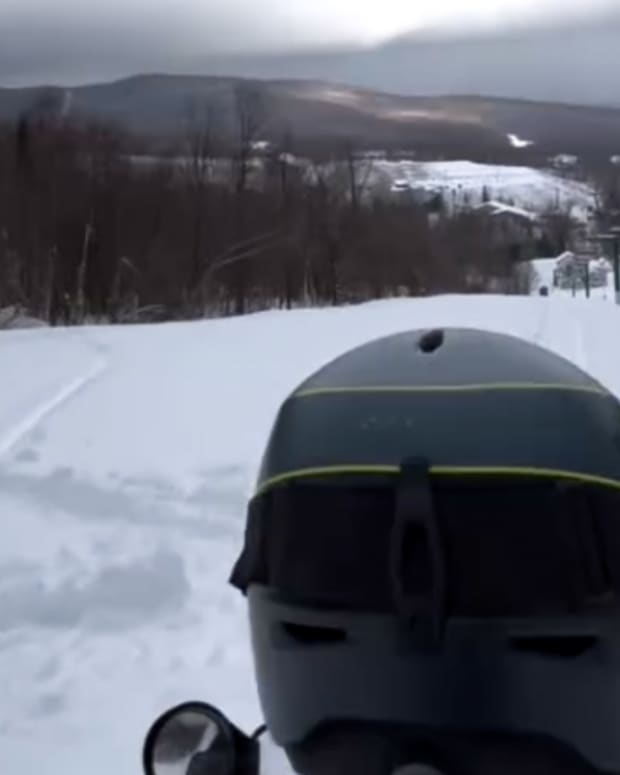 Light Pillar Phenomenon Recorded At Vermont Ski Resort Powder