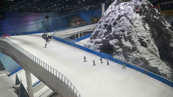 World's Largest Indoor Ski Resort Opens