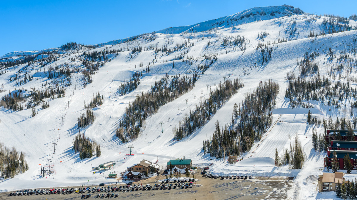 Powder Mountain: Biggest U.S. Ski Resort With Smallest Crowds - Men's  Journal