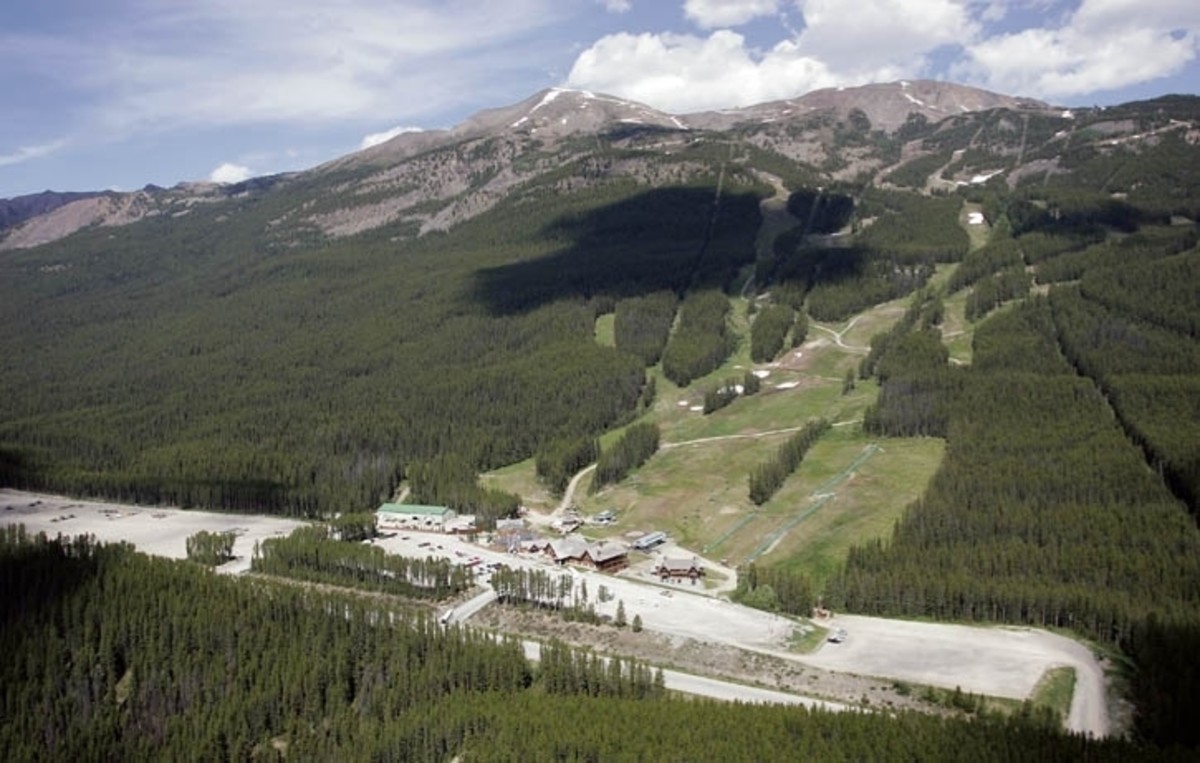 Lake Louise reopened after restricted access