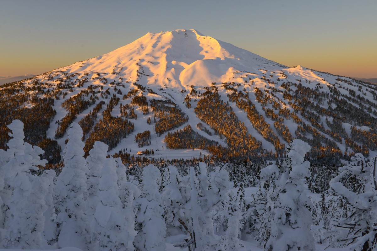 Mt Bachelor Extends Season Powder   Shutterstock 779432356 