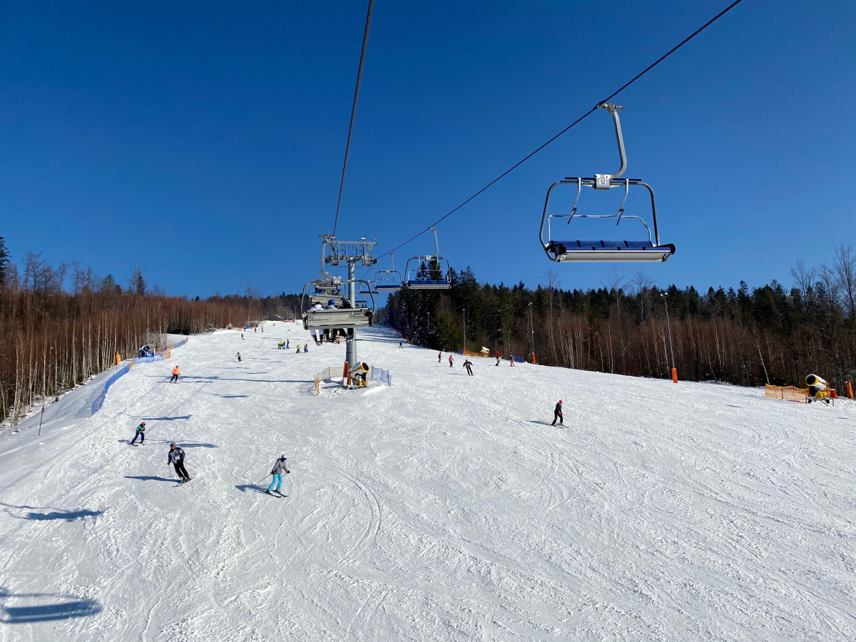 Pro Tip: Jumping Off The Chairlift Is Lame - Powder