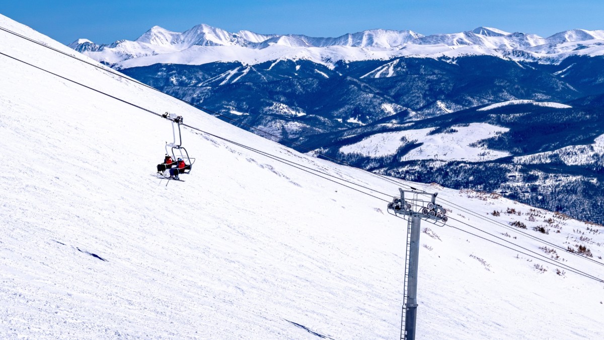 Breckenridge Shocks Skiers With 'Early' Closing Day Announcement