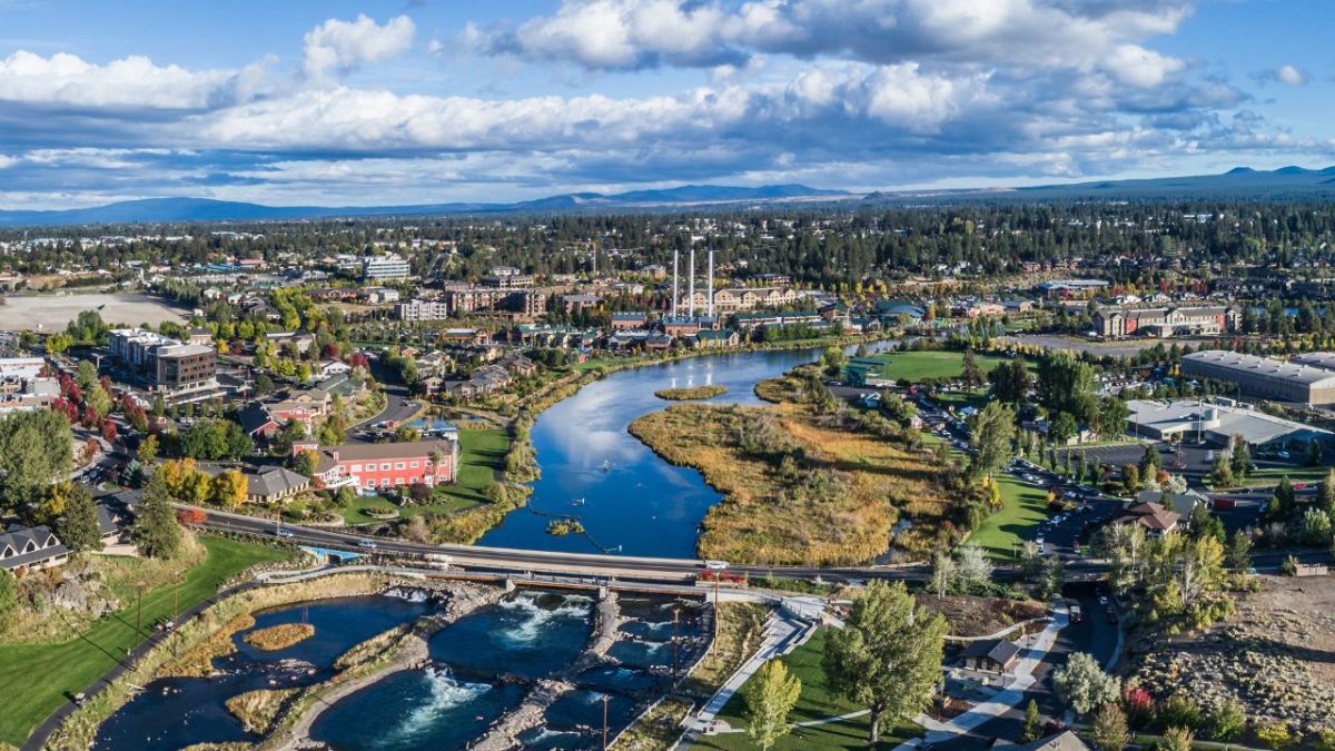 Oregon Ski Resort Helps To Remove Over A Ton Of Trash And Invasive ...