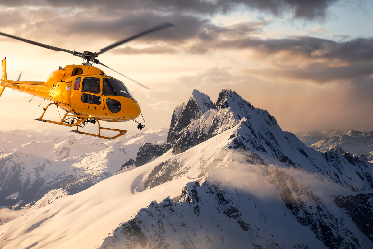 Skillful Pilot Makes Daring Alpine Rescue - Powder