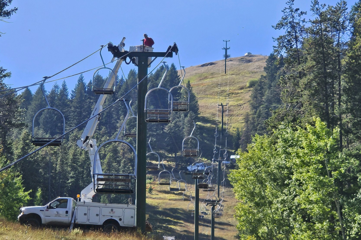 Montana Ski Area Thanks Volunteers For 'Amazing' Work On Chairlift