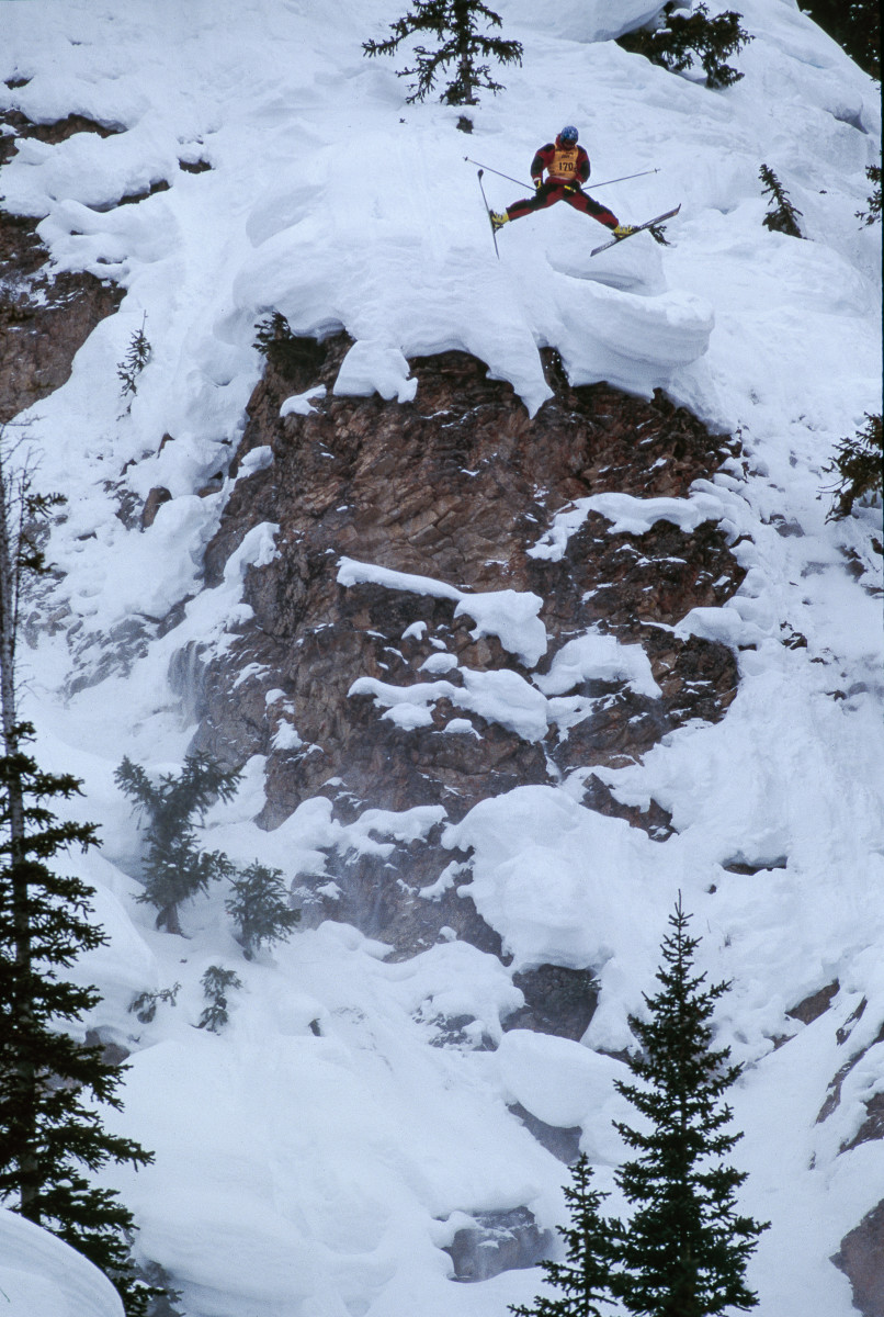 World Record Spread Eagle On Skis - Powder | Julian Carr